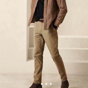 Banana Republic Mens Lived in Chino